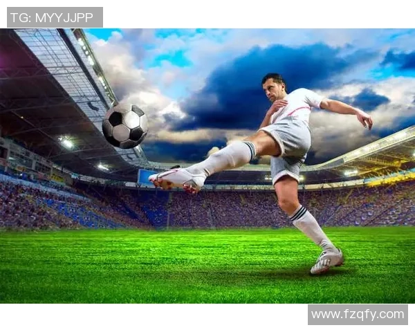 足球明星真实照片：球场上与生活中的不同面孔展现